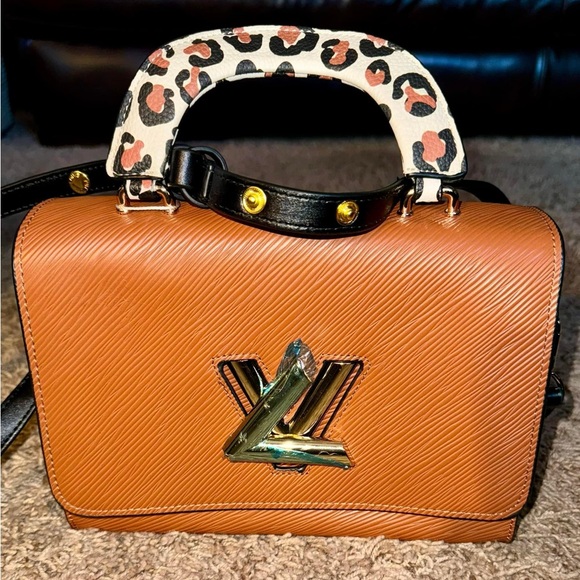 Authentic Louis Vuitton twist style bag. - Picture 2 of 5